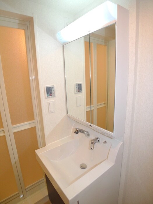 物件内観写真12　(洗面)