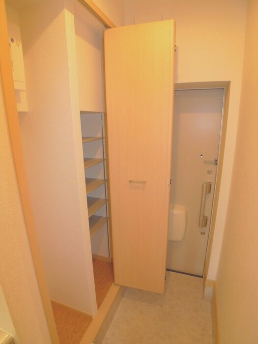 物件内観写真15　(靴箱)