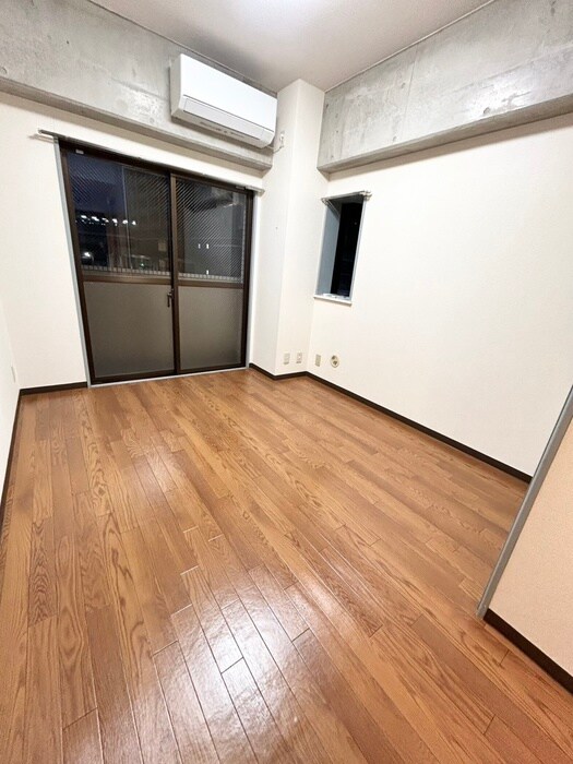 物件内観写真8　(室内からの展望)