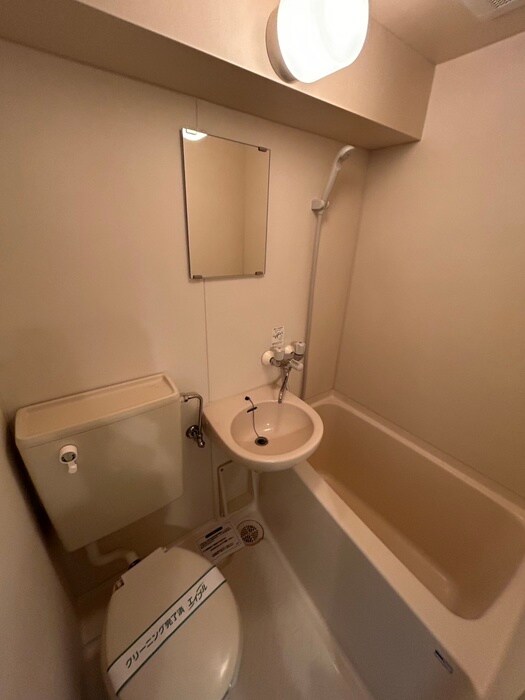 7ｽﾄｰﾘｰ・ｱｶﾊﾞﾈのバス