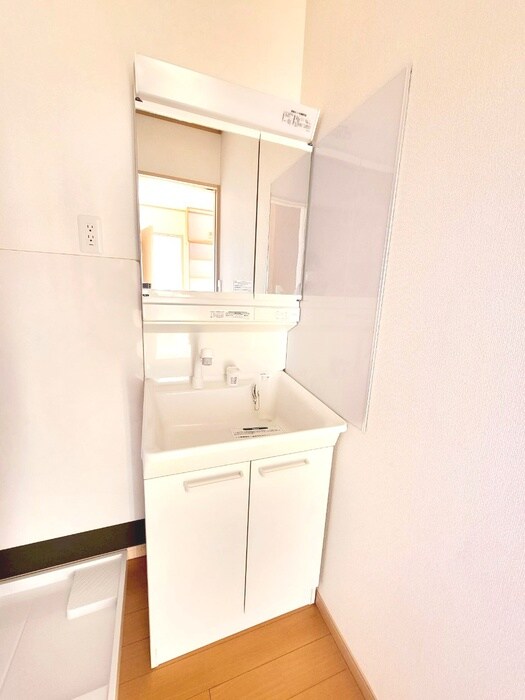 物件内観写真9　(洗面)