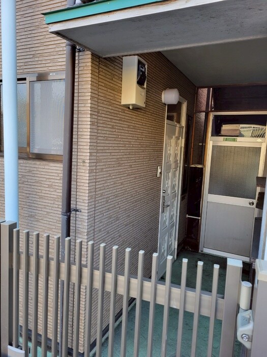 物件外観写真4　(エントランス部分)
