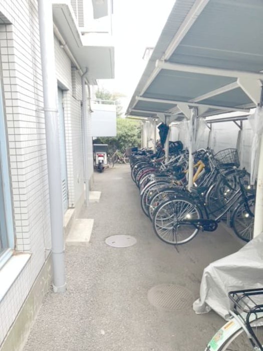 物件外観写真5　(駐輪場)