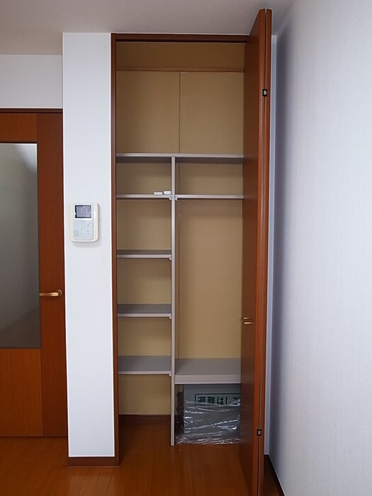 物件内観写真8　(収納)