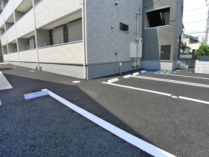 物件外観写真2　(駐車場)