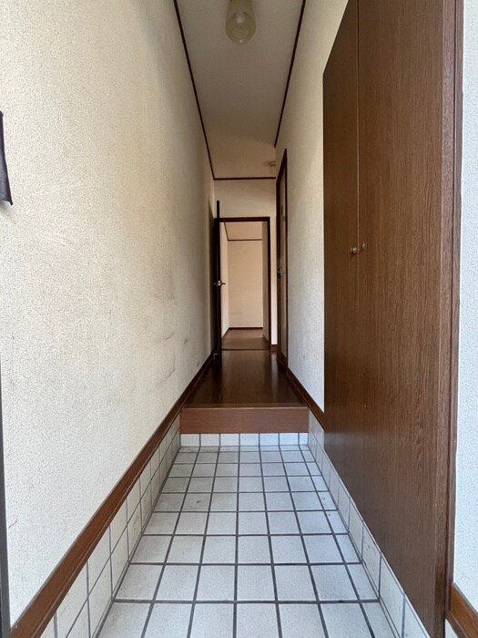 物件内観写真18　(玄関)