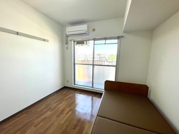 物件内観写真10　(居室)