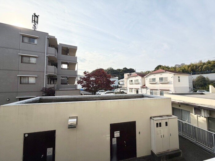 物件内観写真16　(室内からの展望)