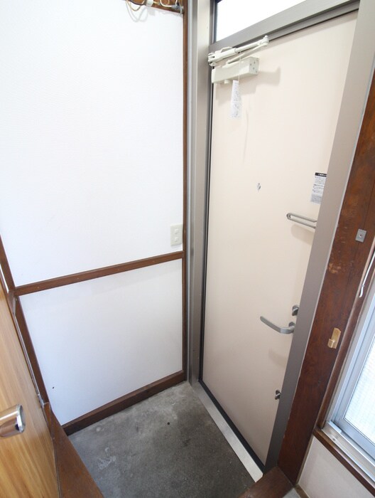 物件内観写真11　(玄関)