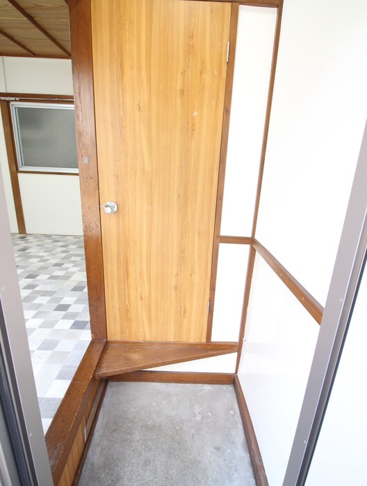 物件内観写真12　(玄関)