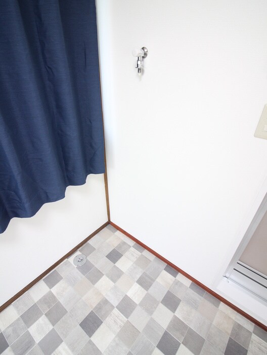 物件内観写真14　(洗濯機置場)