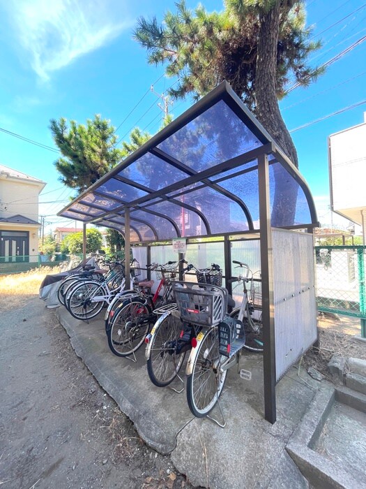 物件外観写真4　(駐輪場)