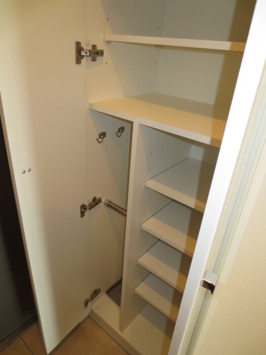 物件内観写真15　(靴箱)