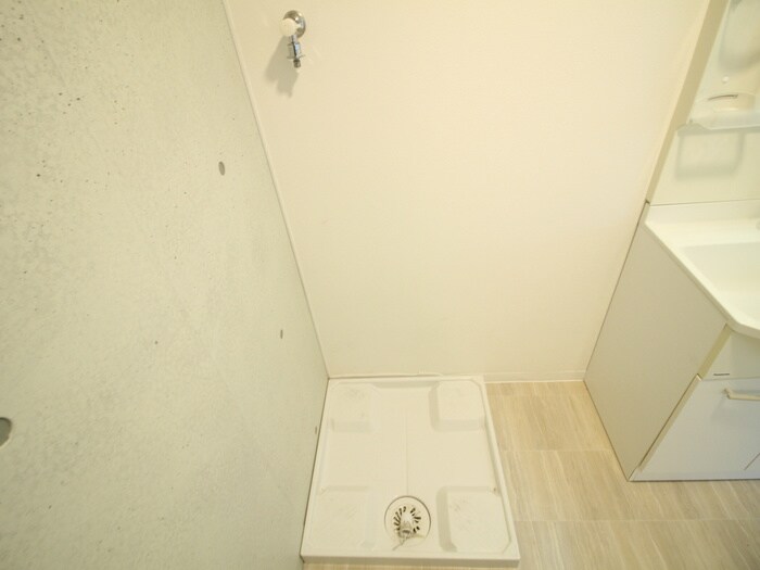 物件内観写真13　(洗濯機置場)