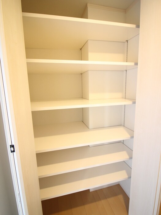 物件内観写真8　(靴箱)