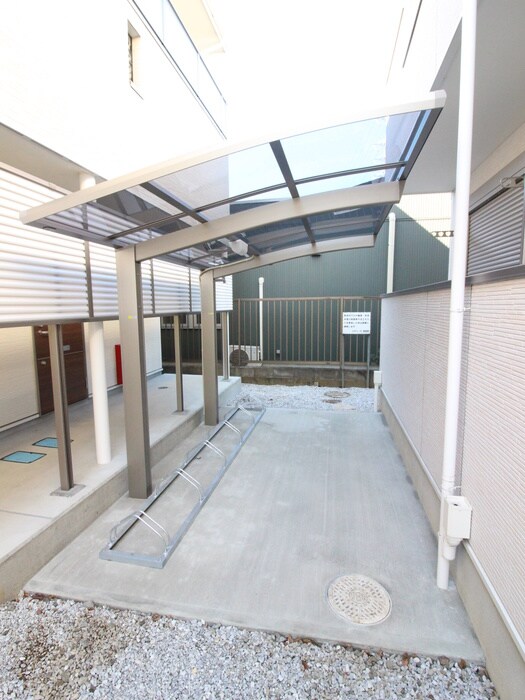 物件外観写真5　(駐輪場)