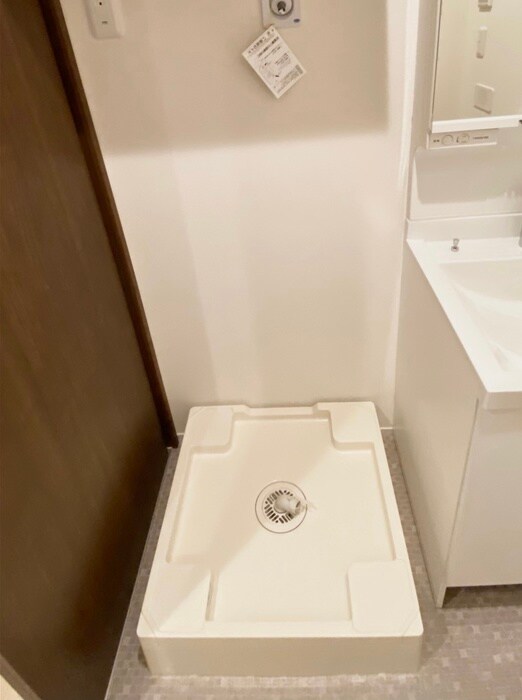 物件内観写真14　(洗濯機置場)