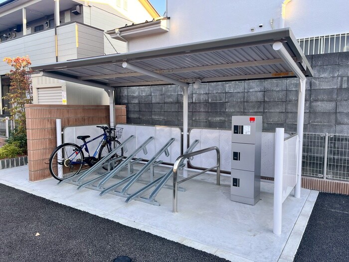 コンフォート　ヒルの駐輪場