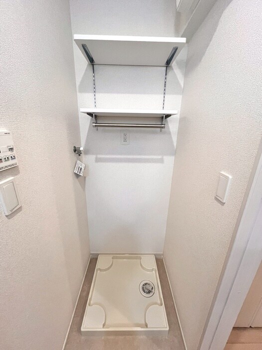 物件内観写真15　(洗濯機置場)