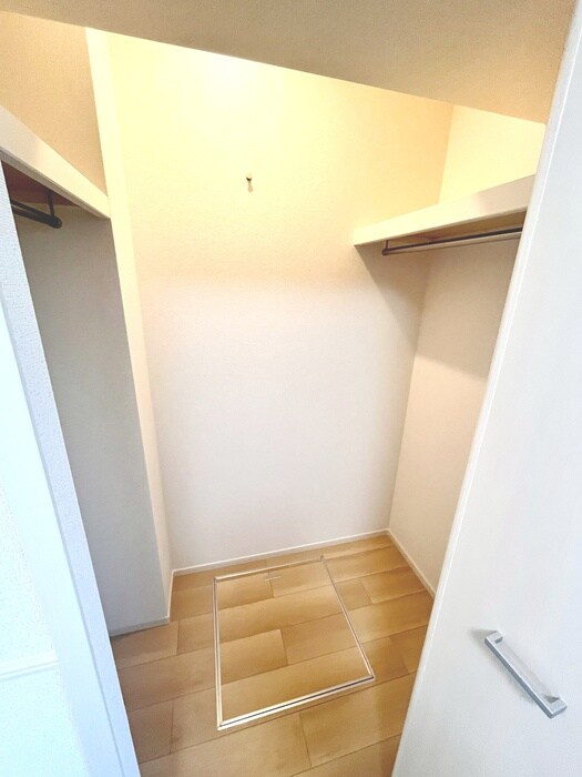物件内観写真16　(収納)