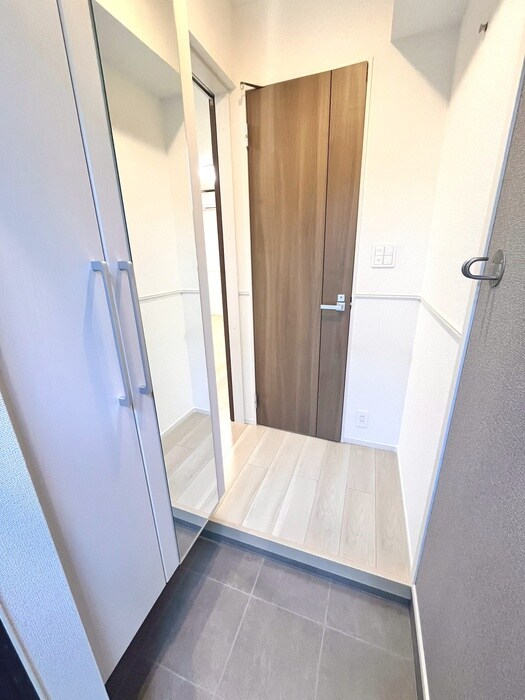 物件内観写真17　(玄関)