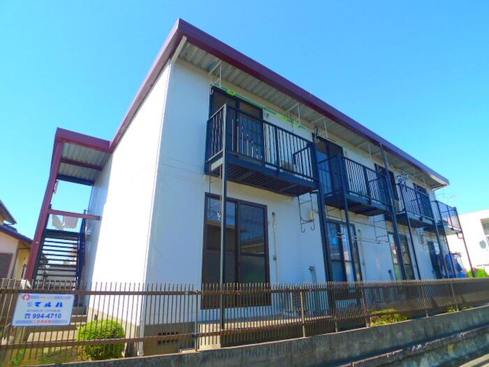 物件外観写真1　(エントランス部分)