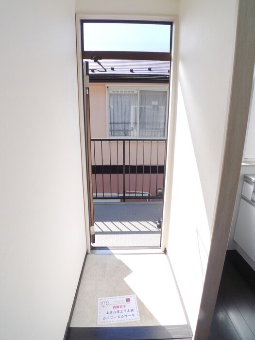 物件内観写真14　(玄関)