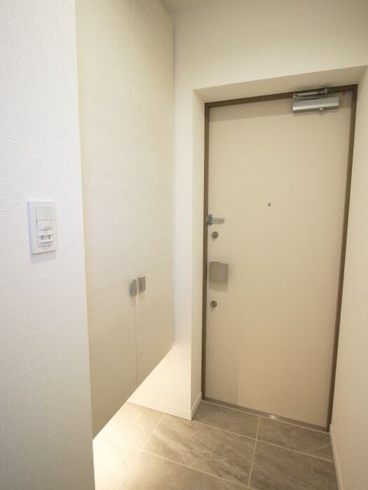 物件内観写真8　(玄関)