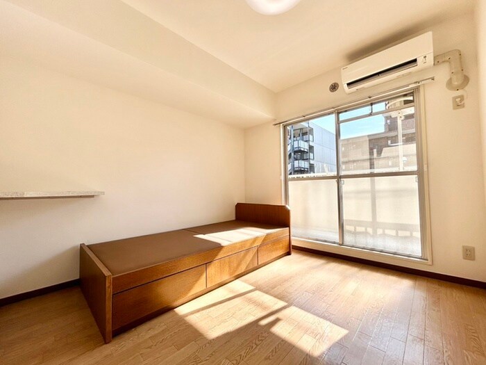 物件内観写真10　(居室)