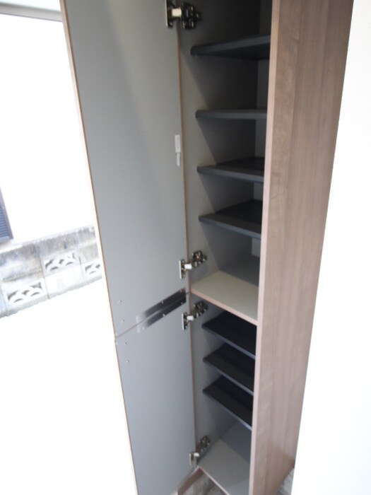 物件内観写真8　(靴箱)