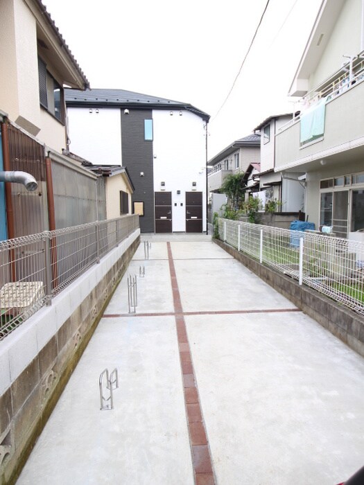 物件外観写真5　(エントランス部分)