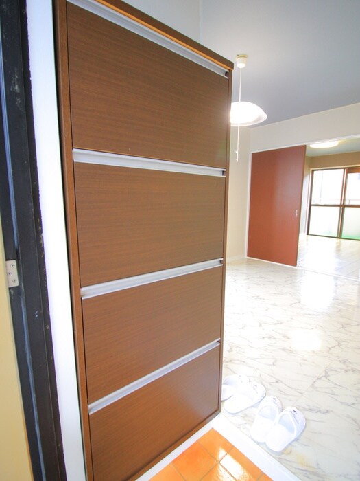 物件内観写真8　(靴箱)