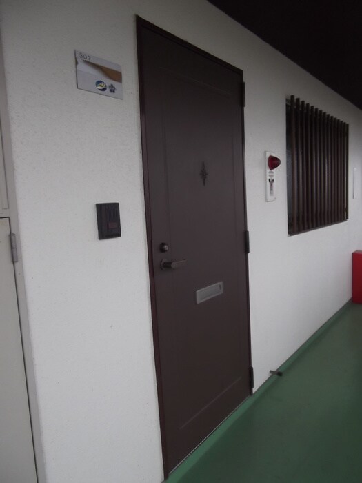 物件内観写真7　(玄関)