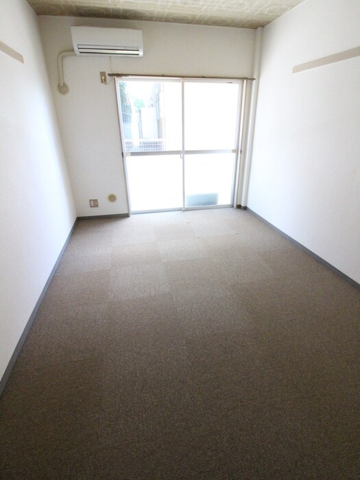 物件内観写真10　(居室)