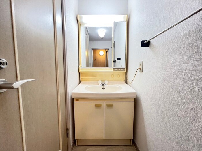 物件内観写真11　(洗面)