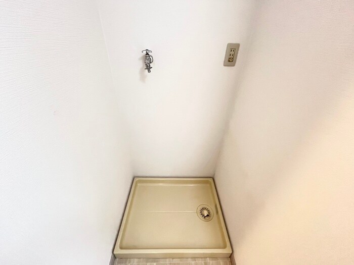 物件内観写真13　(洗濯機置場)