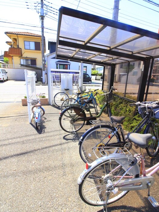 物件外観写真3　(駐輪場)