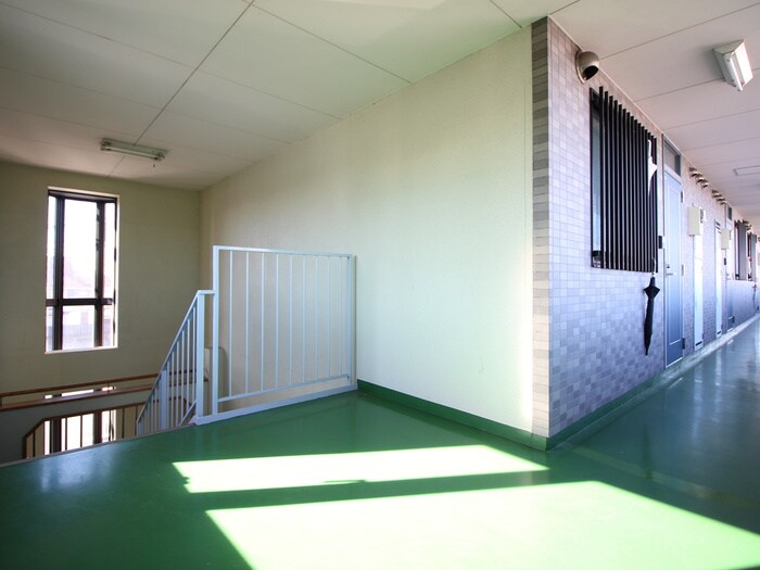 物件外観写真5　(エントランス部分)