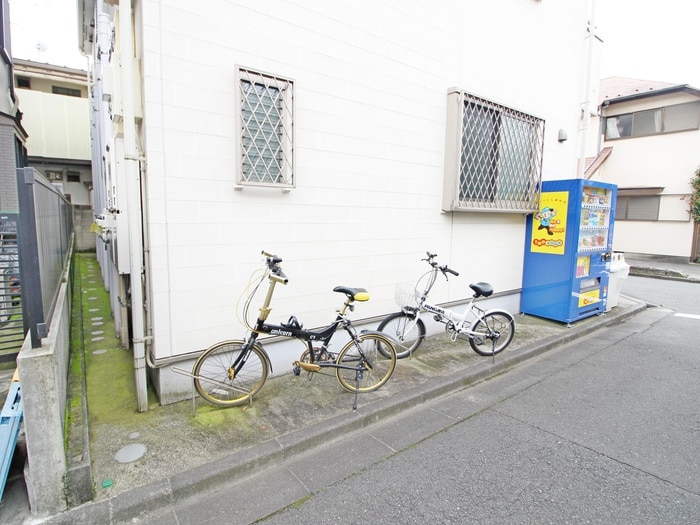 物件外観写真5　(駐輪場)