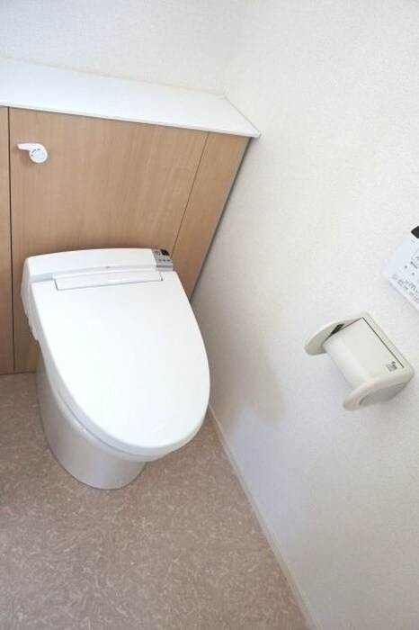 物件内観写真8　(トイレ)