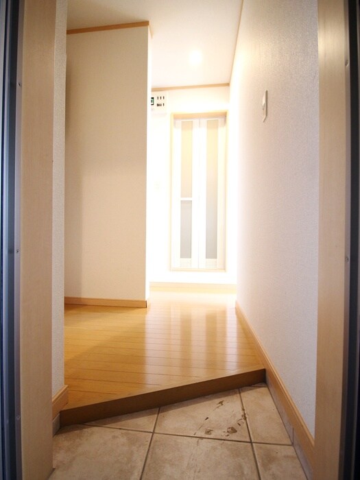 物件内観写真14　(玄関)