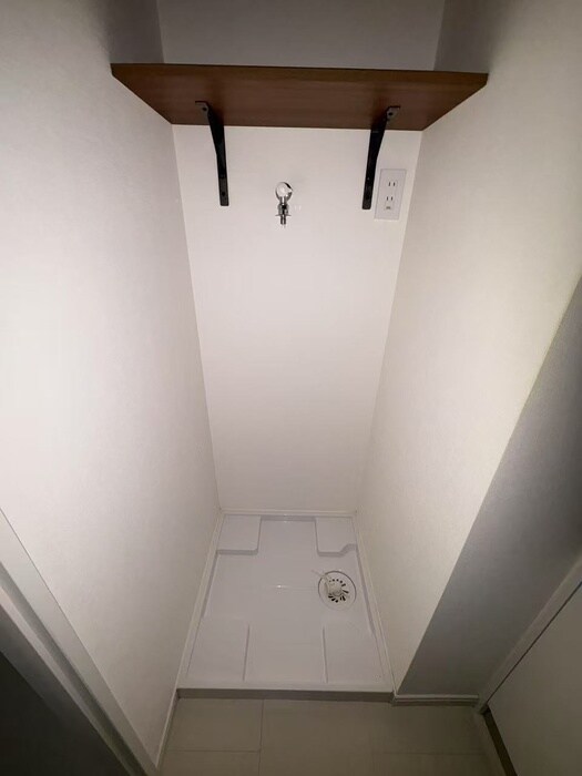 物件内観写真16　(洗濯機置場)