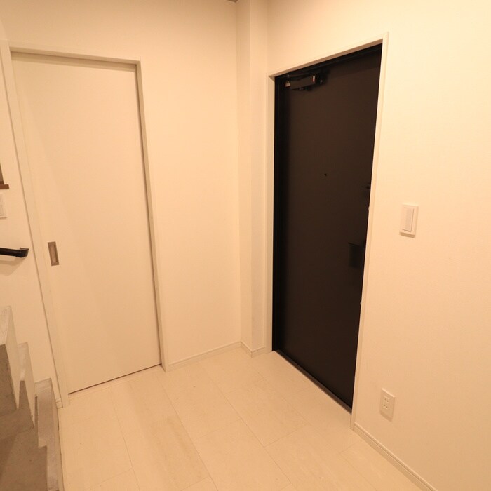 物件内観写真17　(玄関)