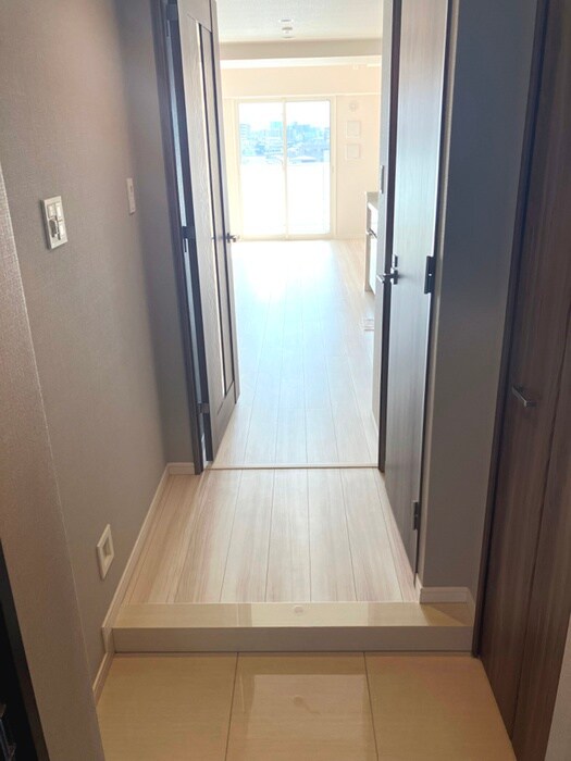 物件内観写真10　(玄関)
