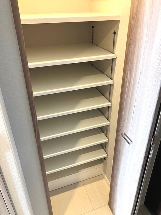 物件内観写真19　(靴箱)