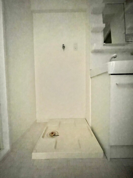 物件内観写真16　(洗濯機置場)