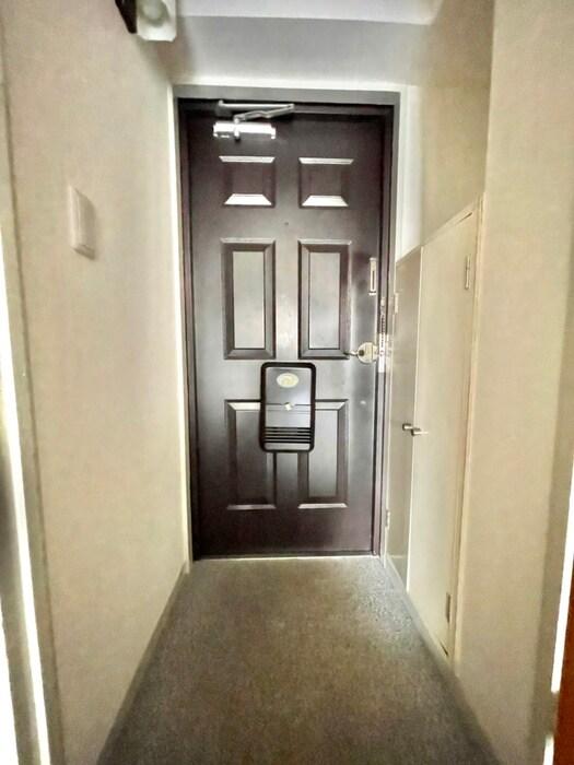 物件内観写真17　(玄関)