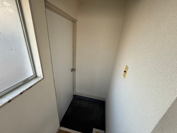 物件内観写真16　(玄関)