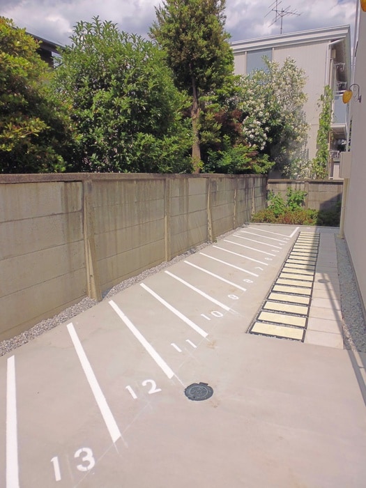 物件外観写真6　(駐輪場)