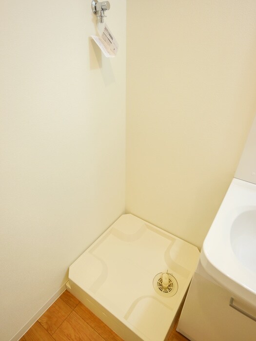 物件内観写真18　(洗濯機置場)